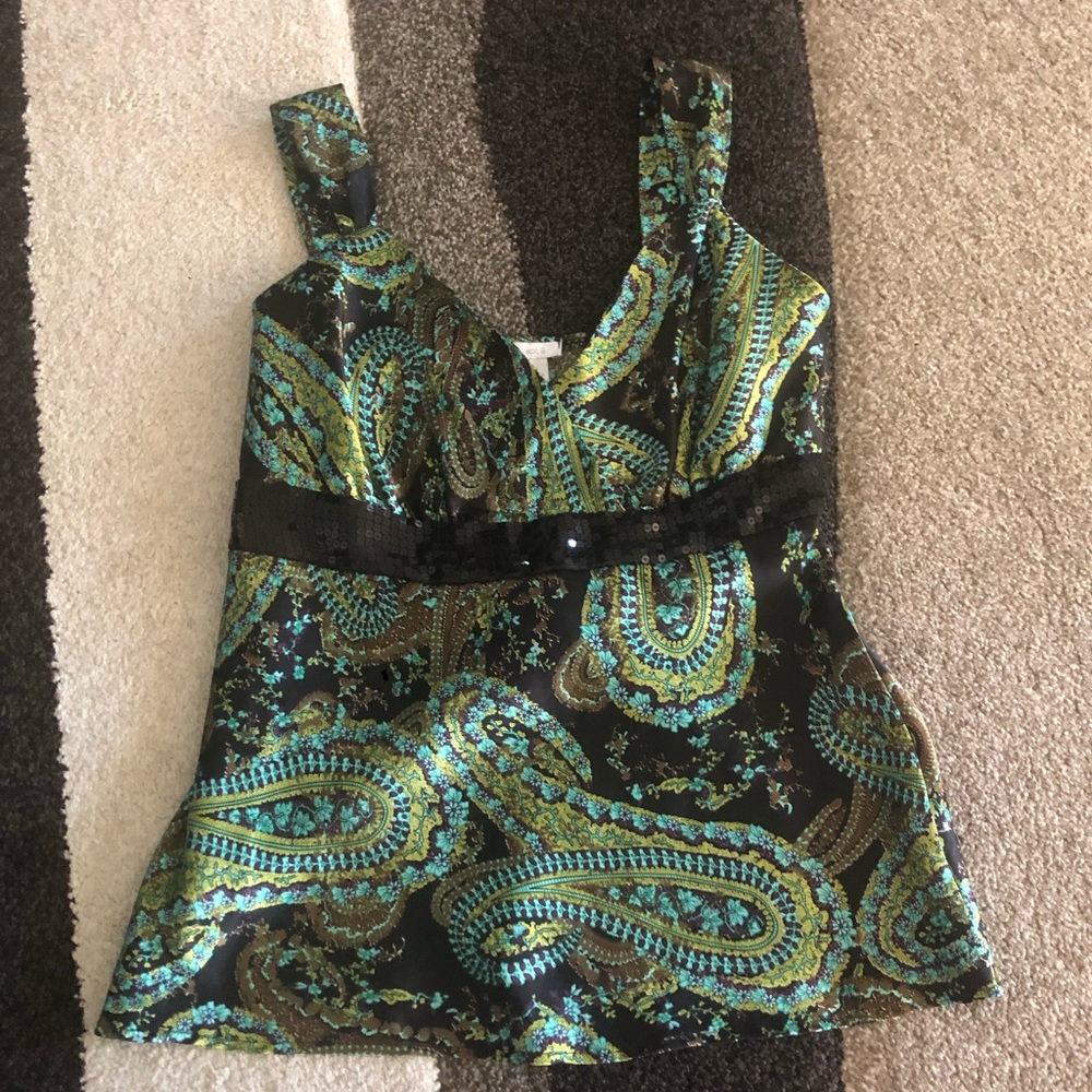 Apt 9 Green/ black v-neck sleeveless shirt